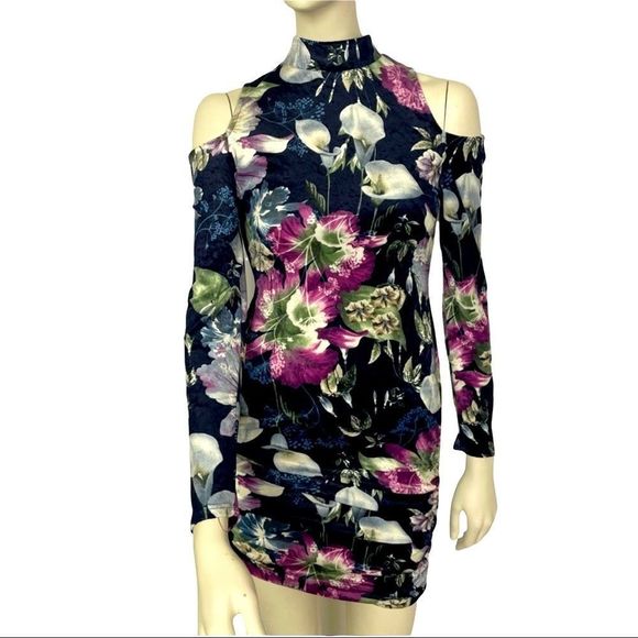 MID thigh velvet floral dress - Picture 2 of 14